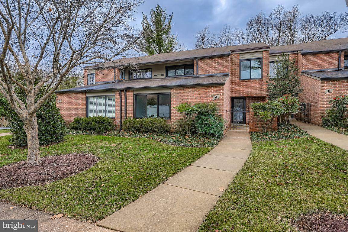 4 Oakridge Court - Photo 1