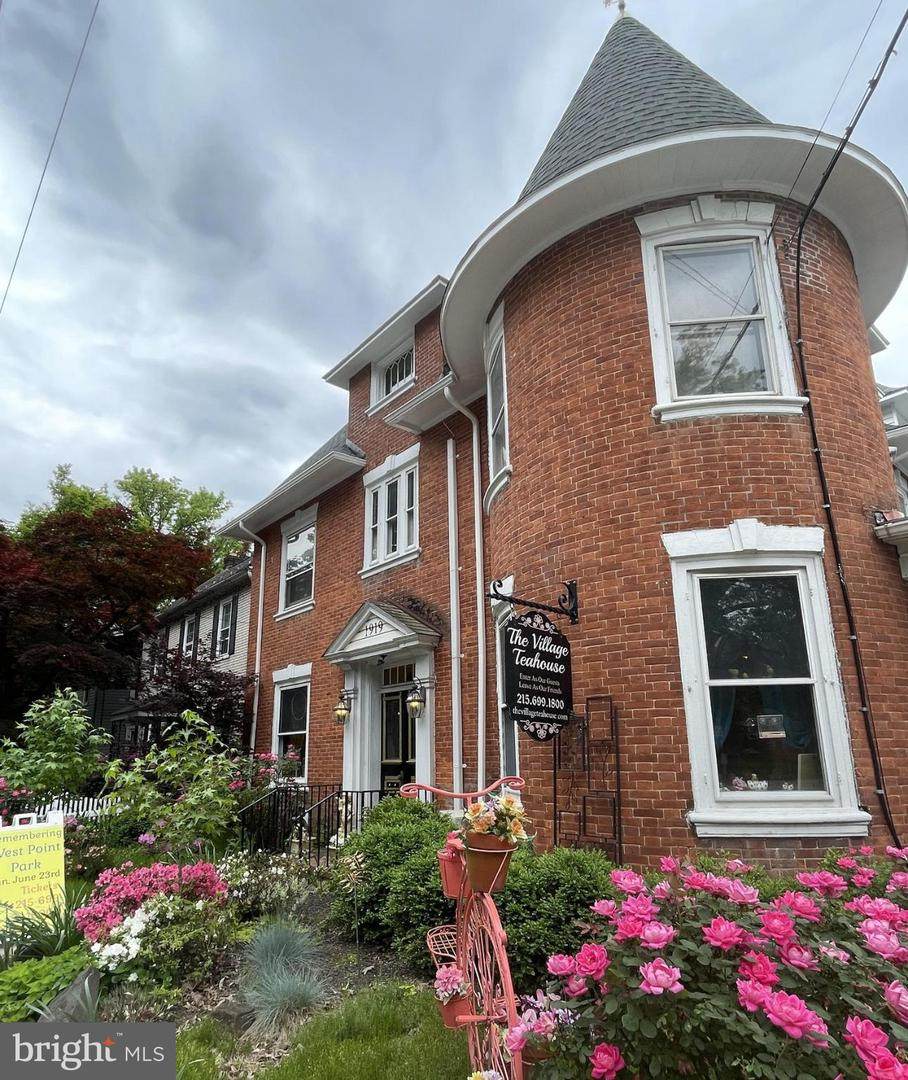 1919 Point Pike - Photo 1