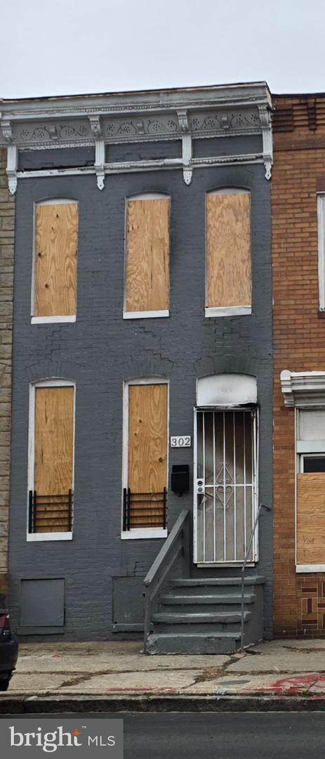 302 Pulaski Street - Photo 1