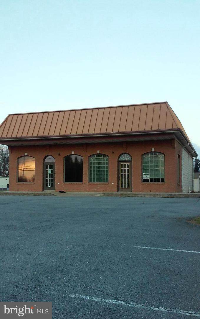 1747 Main Street - Photo 1