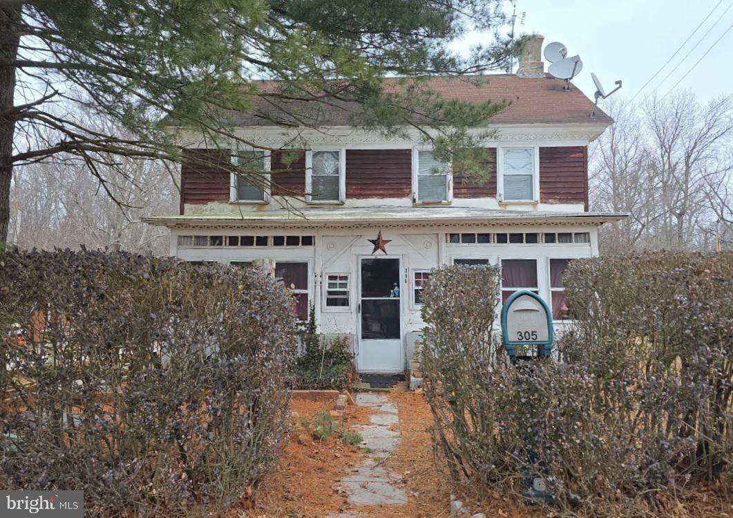 305 Main Street - Photo 1