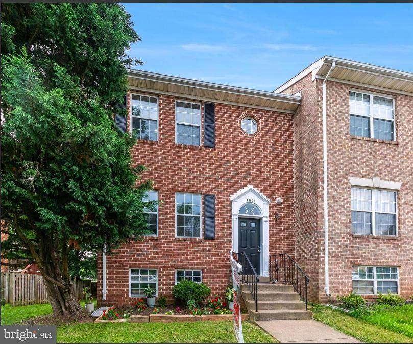 46607 Carriage Court - Photo 1