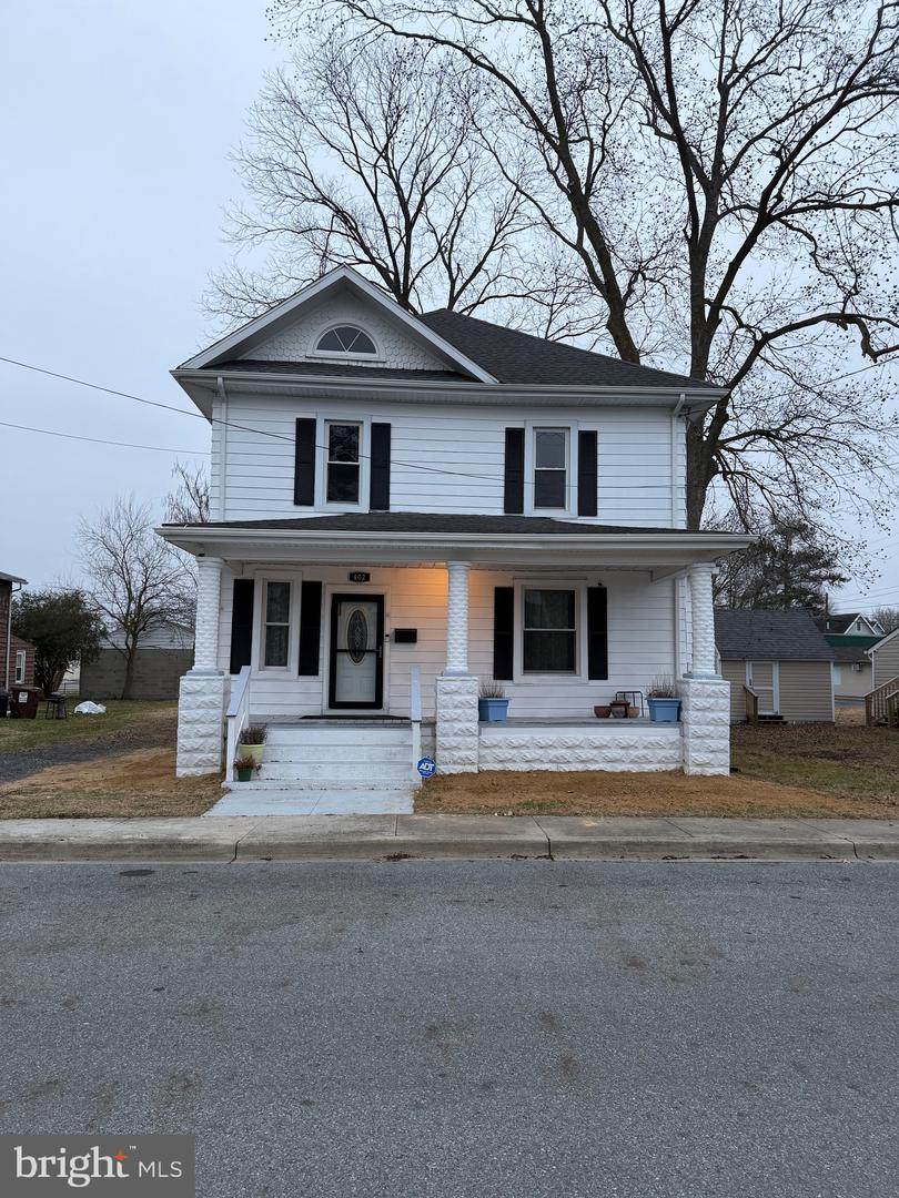 402 2ND Street - Photo 1