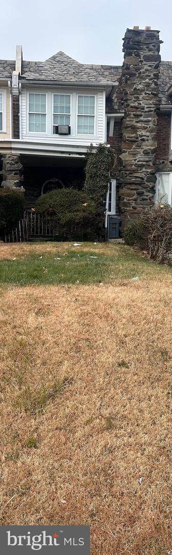 629 Woodlawn Street - Photo 1