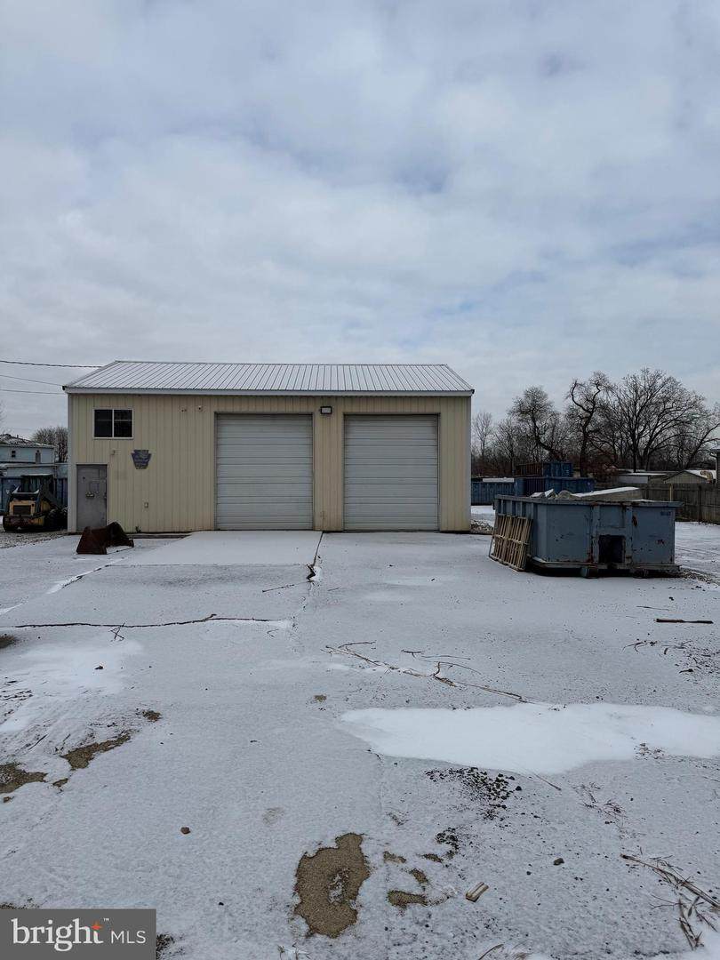 216 Lewis Avenue - Photo 1