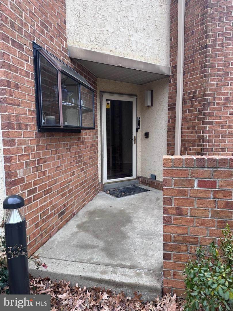 614 Augusta Circle - Photo 1