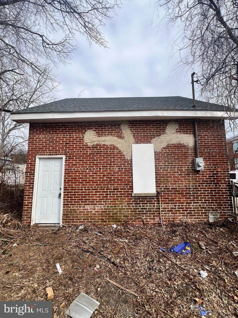 321 Barclay Street - Photo 1