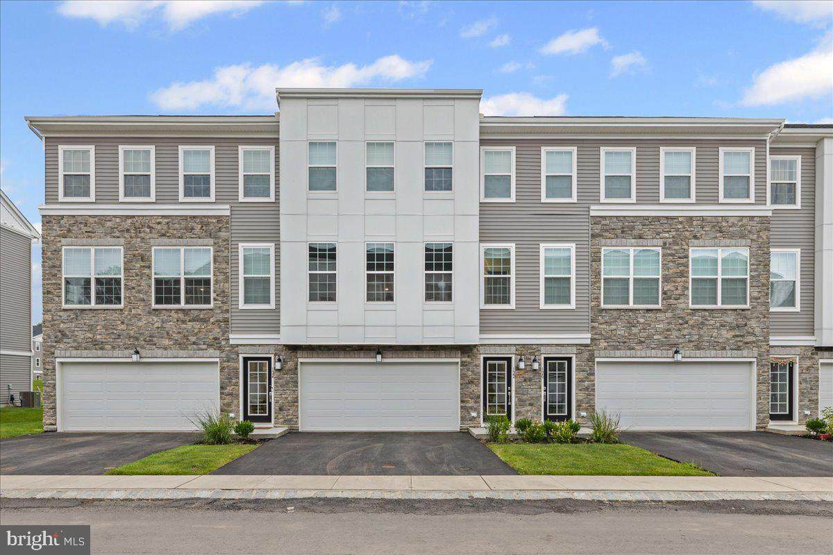 122 Ada Hightower Ave - Photo 1