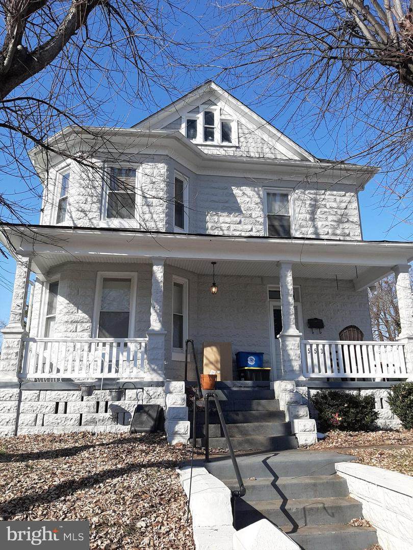 553 Loudoun Street - Photo 1