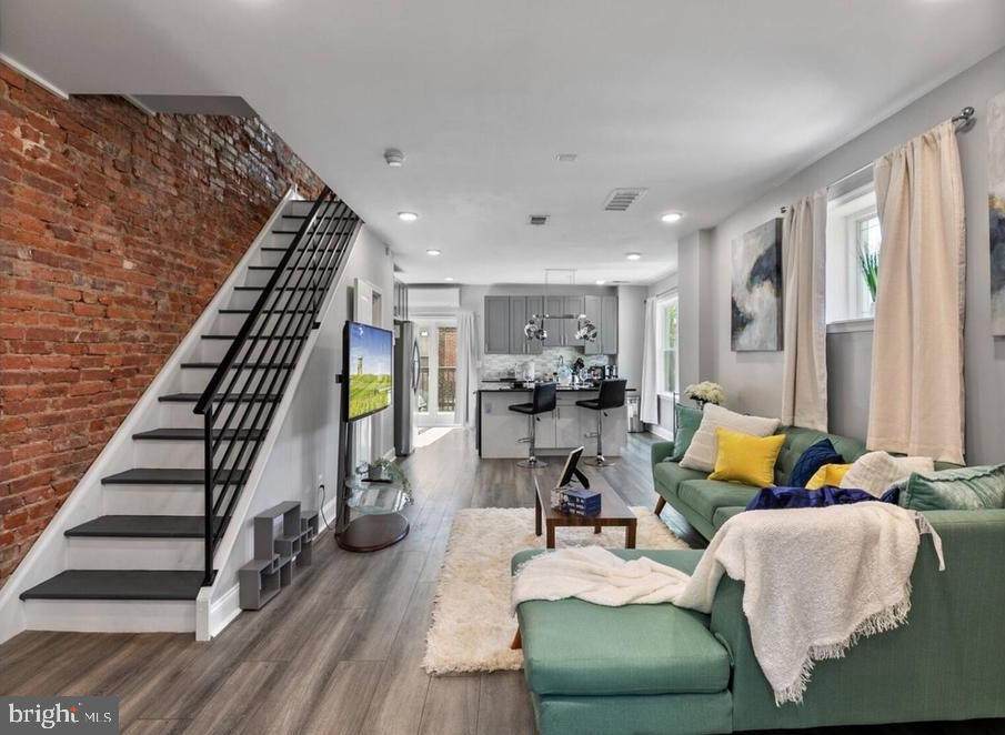 1449 32ND Street - Photo 1