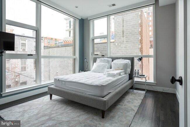 819 6TH Street - Photo 1