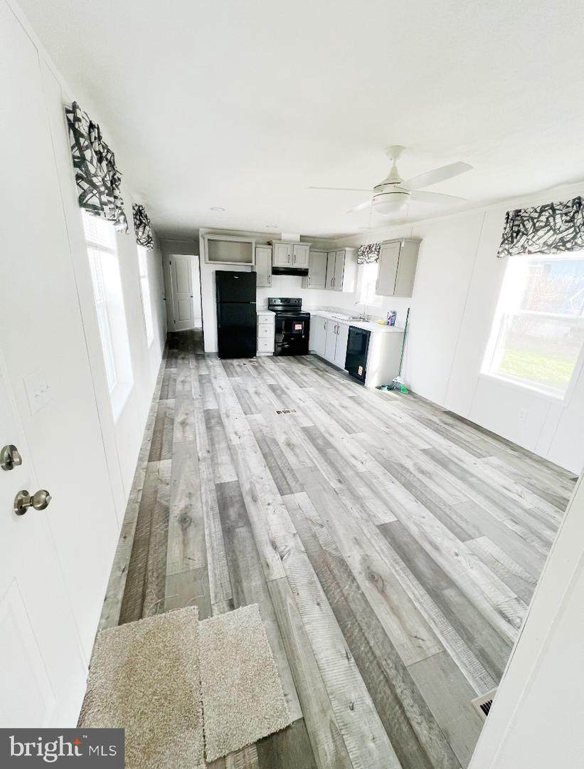 2 Cloverleaf Court - Photo 1