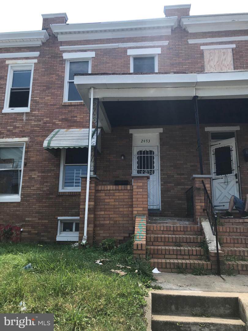 2453 Washington Boulevard - Photo 1