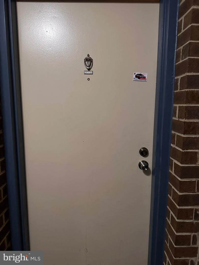 402 Girard Street - Photo 1