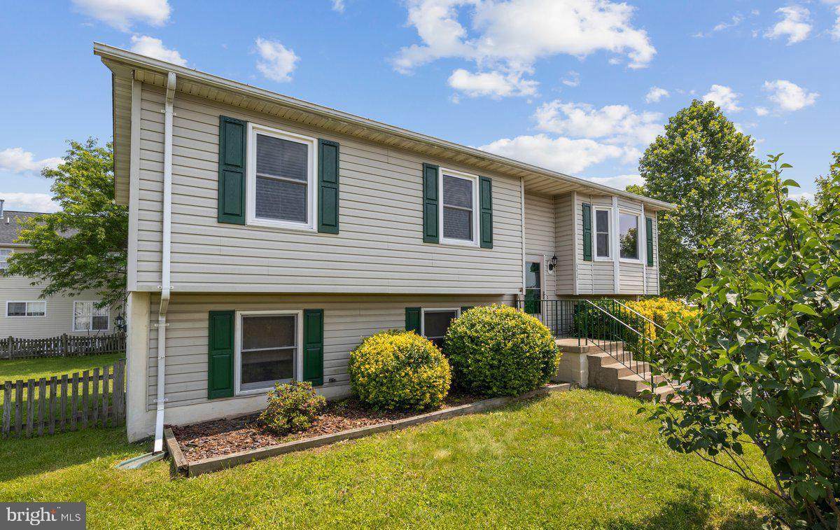 6237 Winston Place - Photo 1