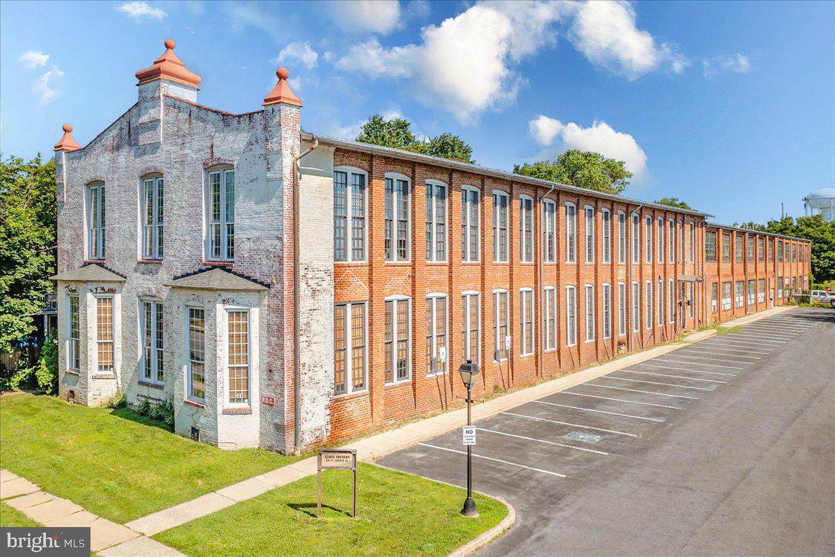 241 4TH Street - Photo 1