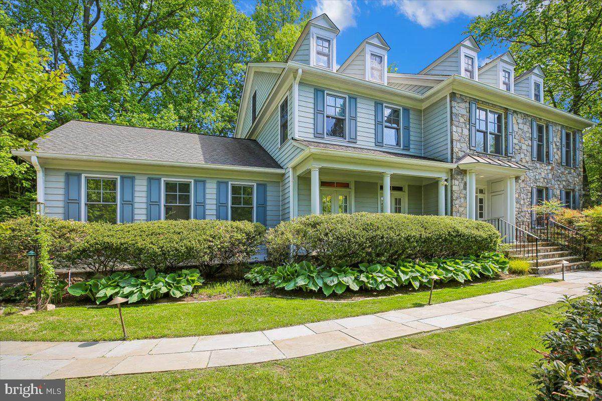 6302 Walhonding Road - Photo 1