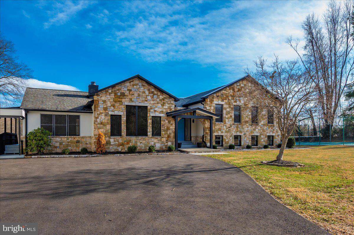 14001 Berryville Road - Photo 1