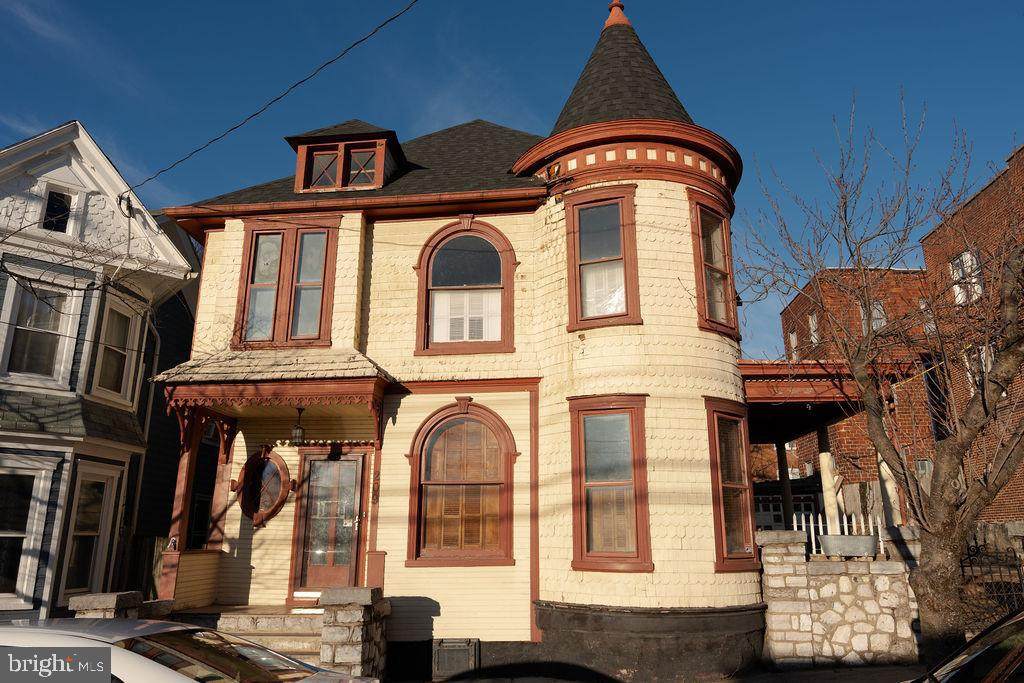 209 Maple Avenue - Photo 1