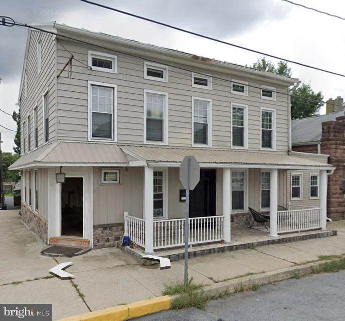 8 Broadway - Photo 1
