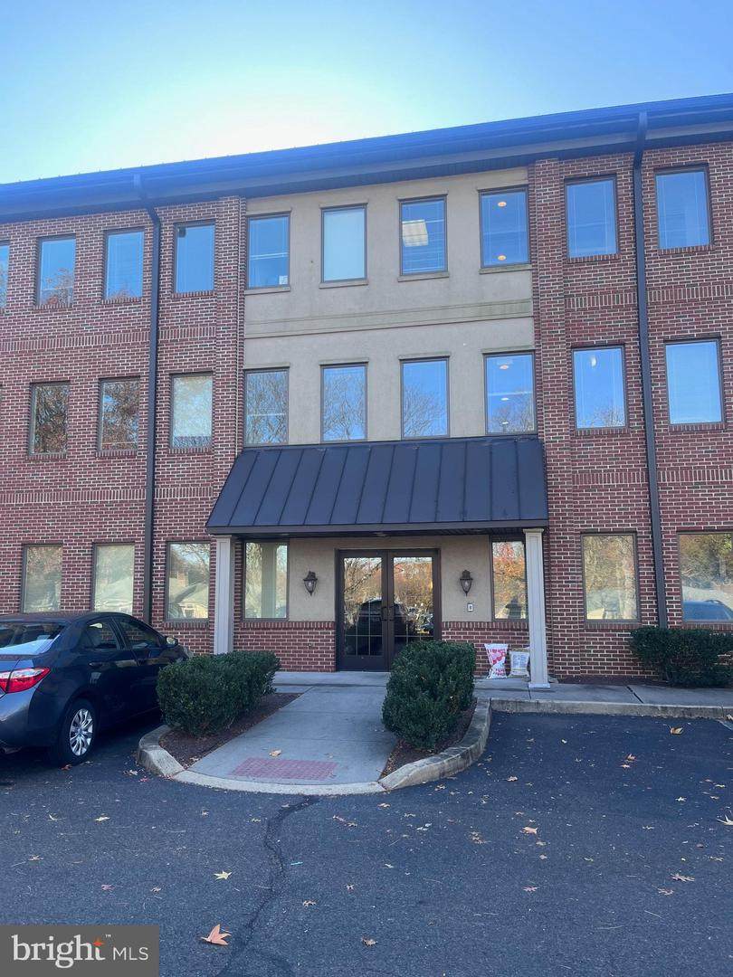 370 Maple Avenue - Photo 1