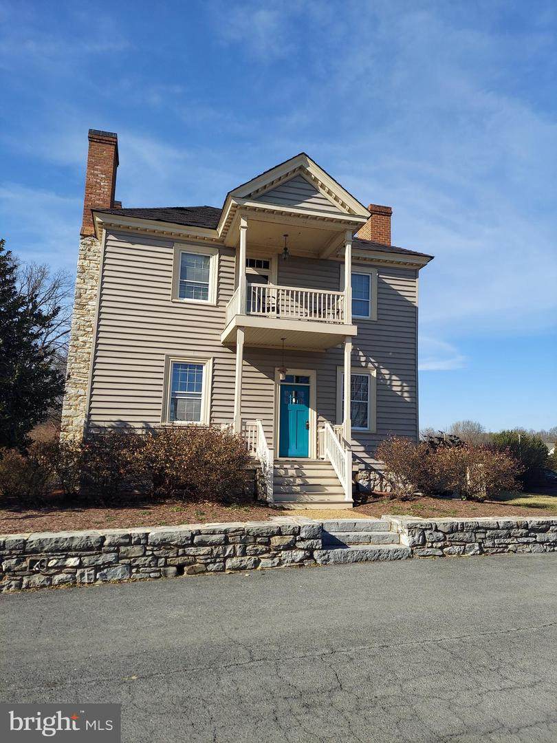 134A Golf Club Circle - Photo 1