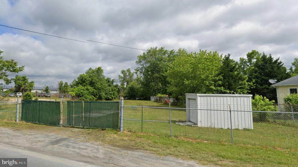 309 Railroad Avenue - Photo 1