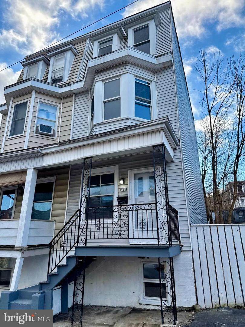 918 Walnut Street - Photo 1
