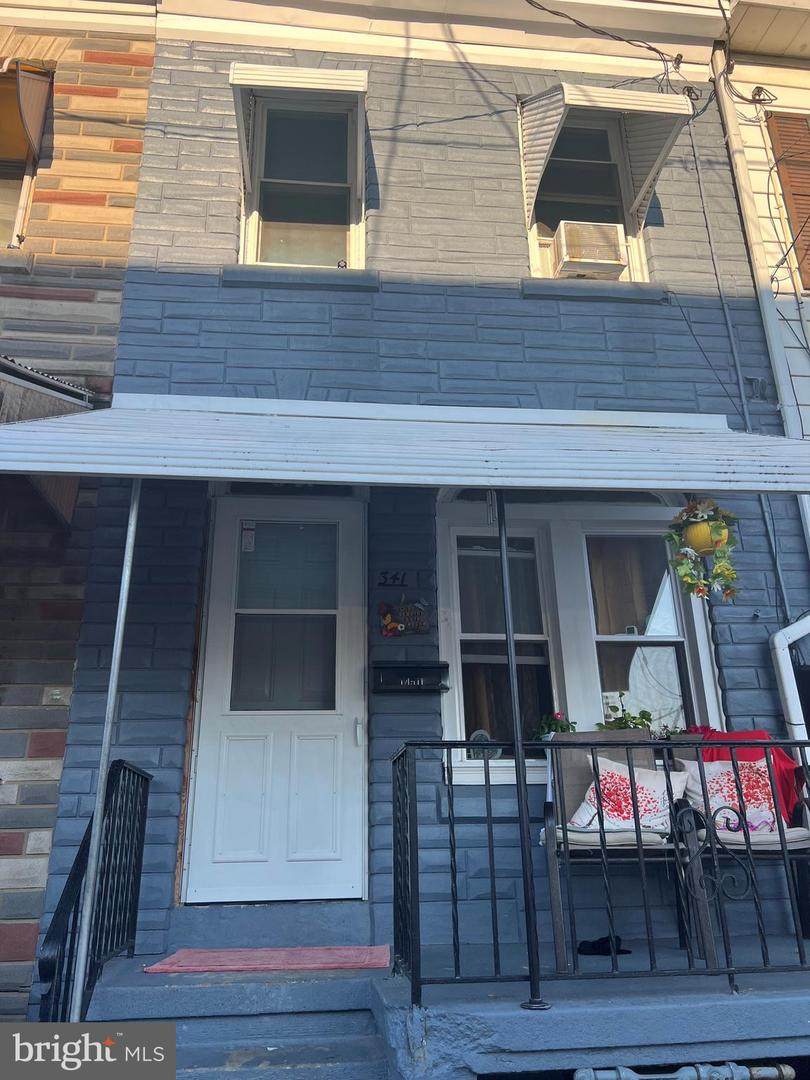 341 9TH Street - Photo 1