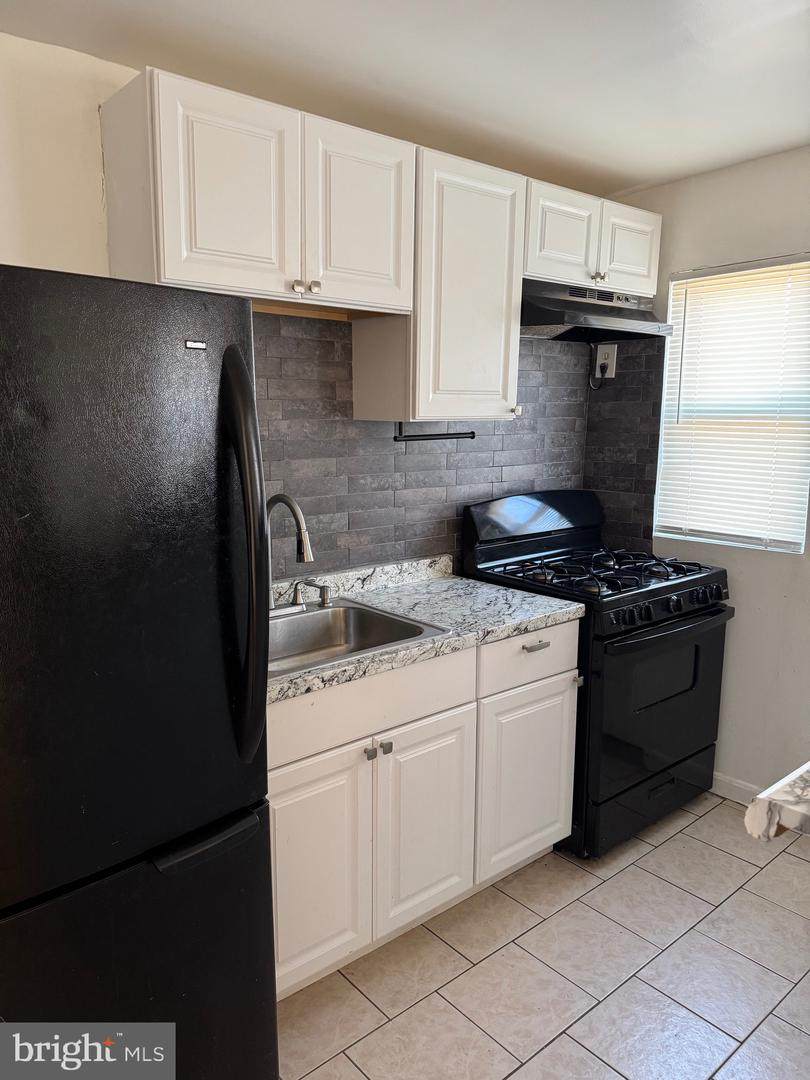4022 Ardley Avenue - Photo 1