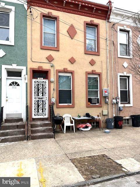 912 Point Street - Photo 1