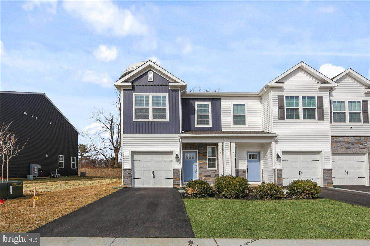 15 Alexander Way - Photo 1