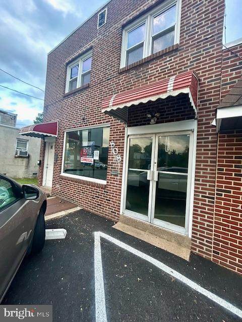 808 Macdade Boulevard - Photo 1