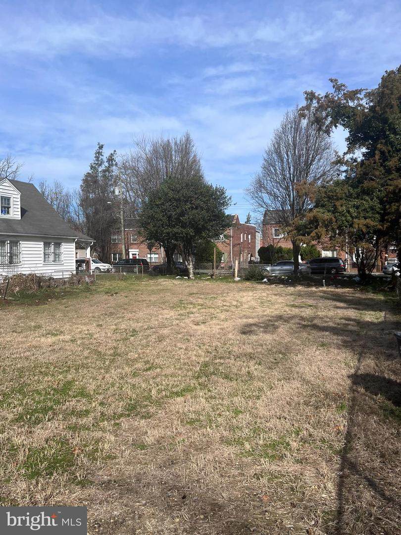 3337 1/2 D Street - Photo 1