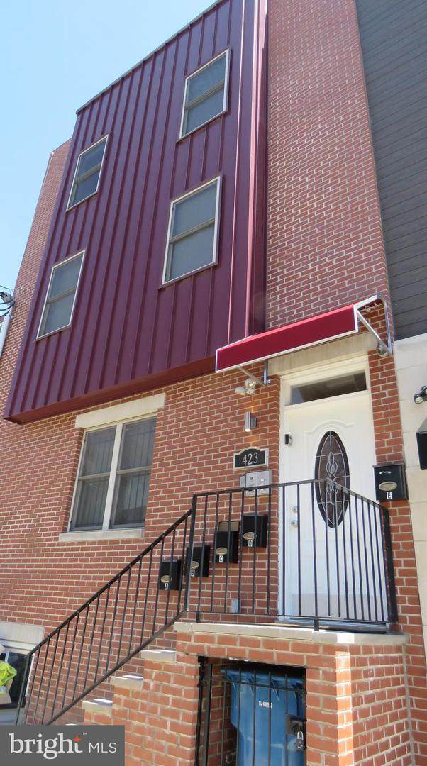 423 40TH Street - Photo 1