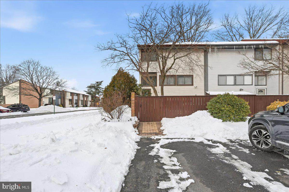 159 Henderson Place - Photo 1