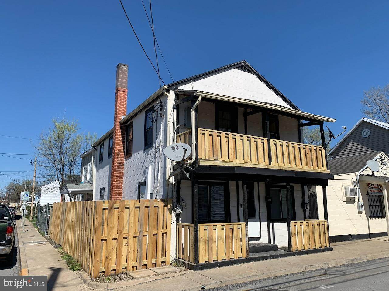 224 1/2 Kern Street - Photo 1