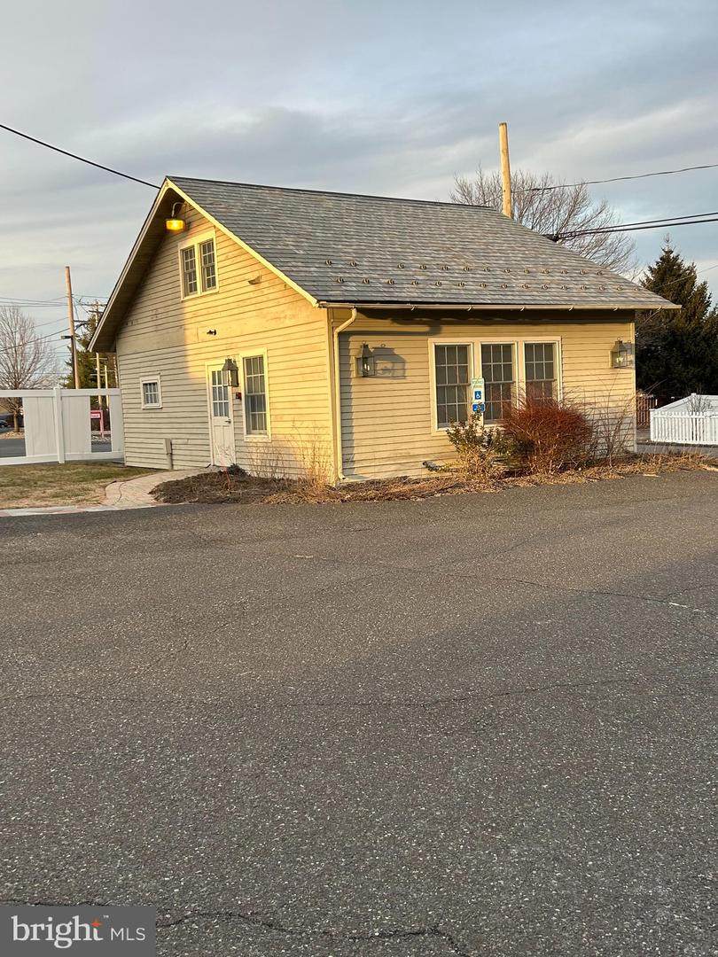 404 Main Street - Photo 1