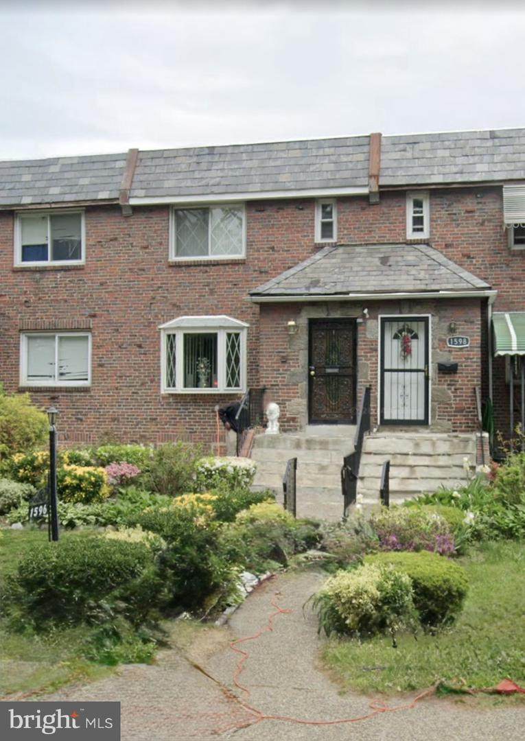 1596 Park Boulevard - Photo 1