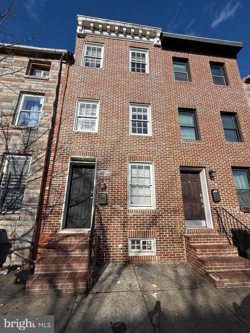 1012 Lombard Street - Photo 1