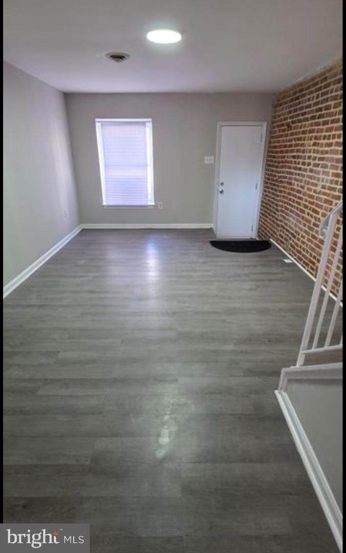 3309 Noble Street - Photo 1