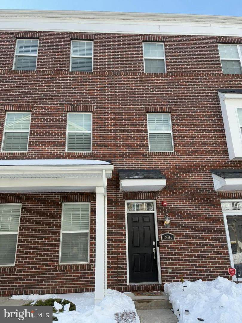 128-B Fleet Court - Photo 1