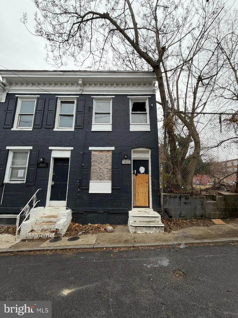 1613 Lemmon Street - Photo 1