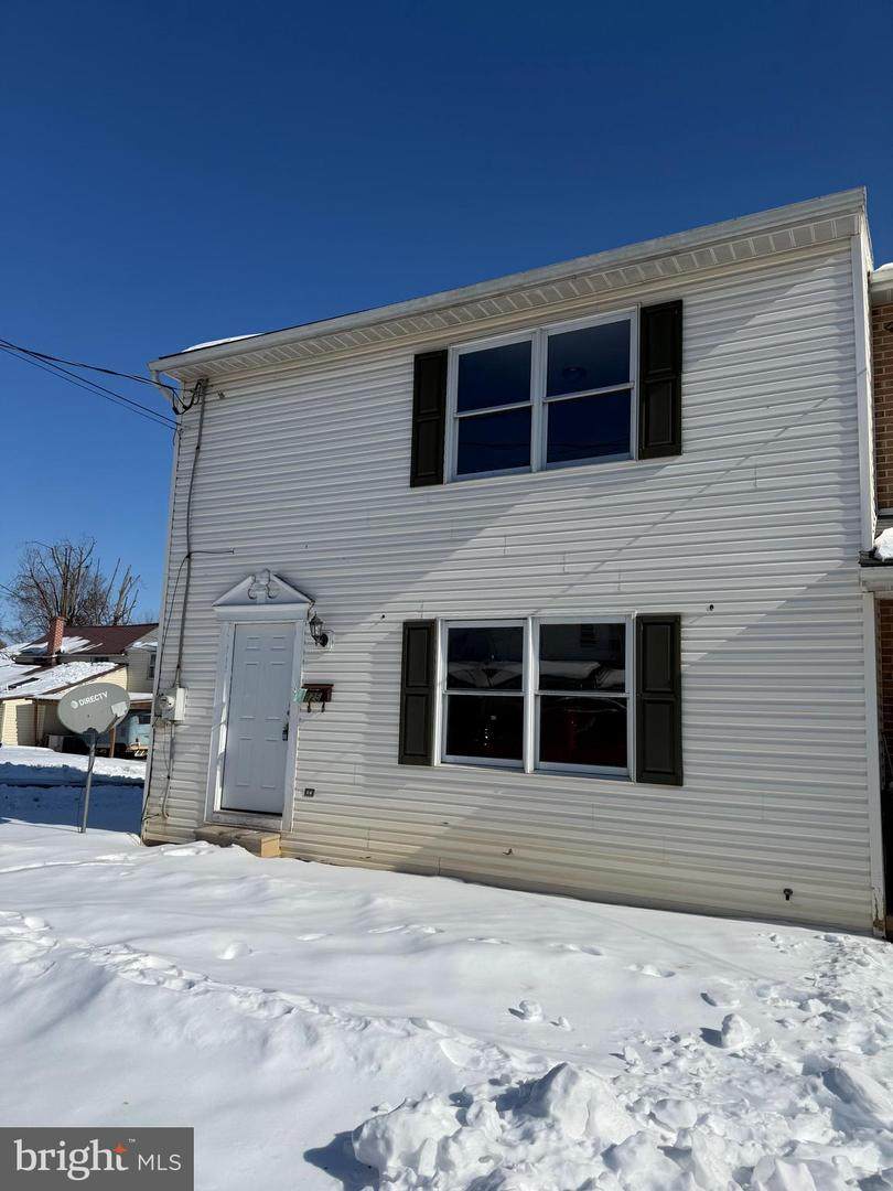 425 Factory Street - Photo 1