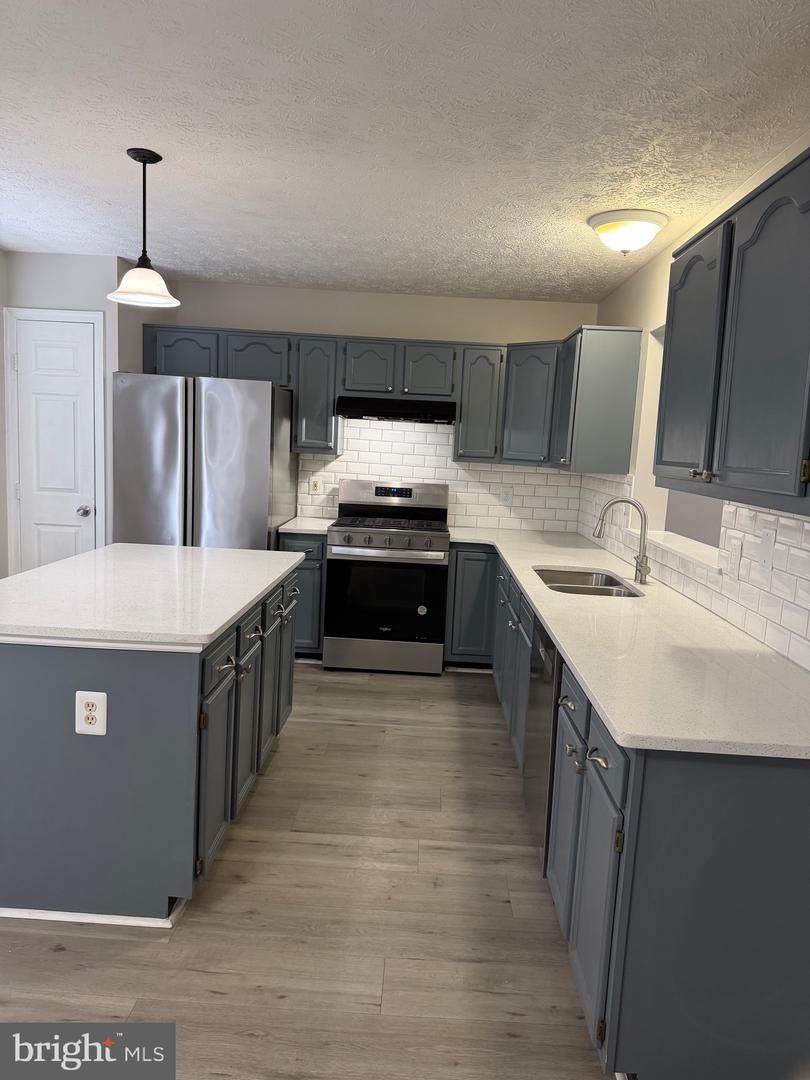 405 Park Cove Drive - Photo 1