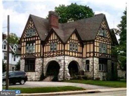 25 Montrose Avenue - Photo 1