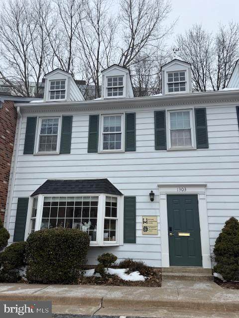 1303 Vincent Place - Photo 1