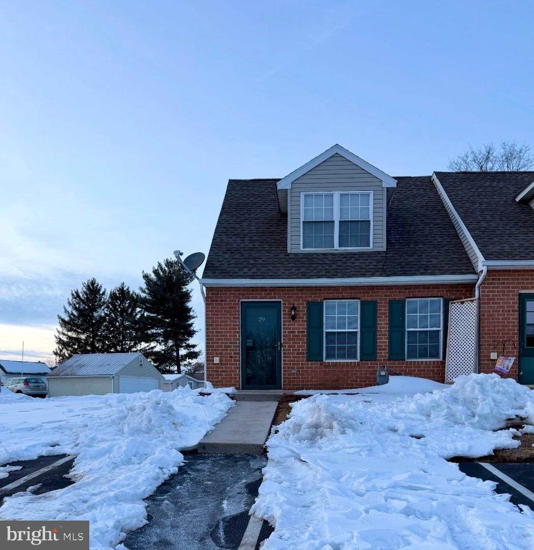 29 Oxford Court - Photo 1