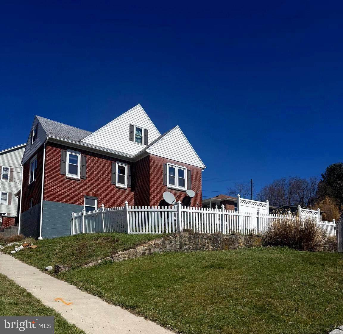 212 Main Street - Photo 1