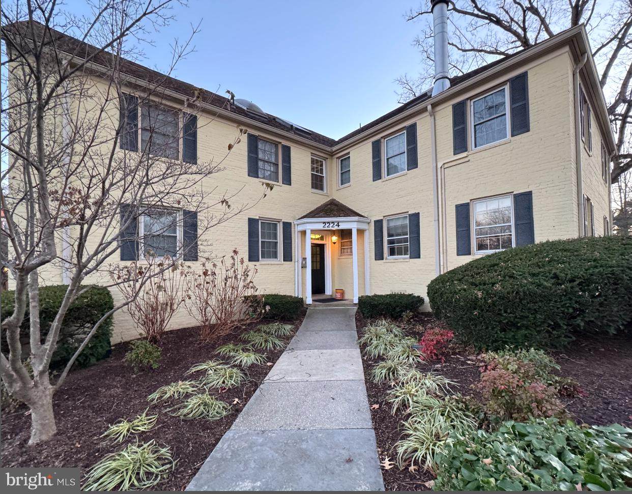 2224 Washington Ave - Photo 1